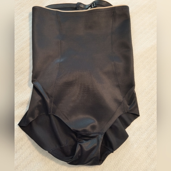 Chantelle Firm Control High Waist Brief Sz Small Shapewear Black - Picture 2 of 3